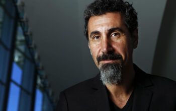 Profil Serj Tankian Biodata lengkap dengan Agamanya