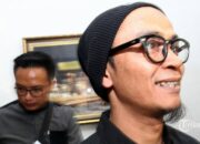 Profil Ustadz Evie Biodata lengkap dengan Agamanya