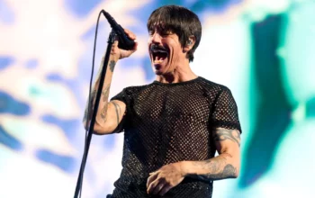 Anthony Kiedis: Sang Vokalis Legendaris Red Hot Chili Peppers, Temukan Biodata, Fakta Unik, dan Kiprahnya yang Menggelegar!