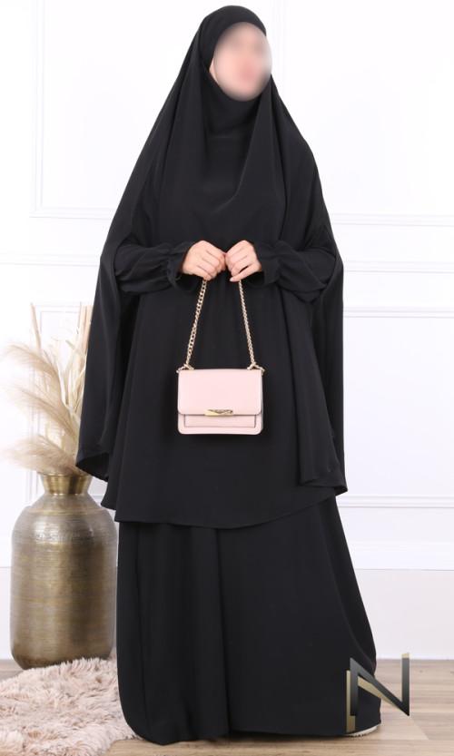 Memilih Warna dan Tekstur Jilbab yang Sesuai⁤ dengan ​Baju Garis⁣ Hitam Putih