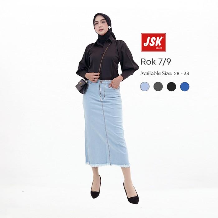 Elegan Klasik: Padu Padan Rok Biru Muda untuk Acara Formal