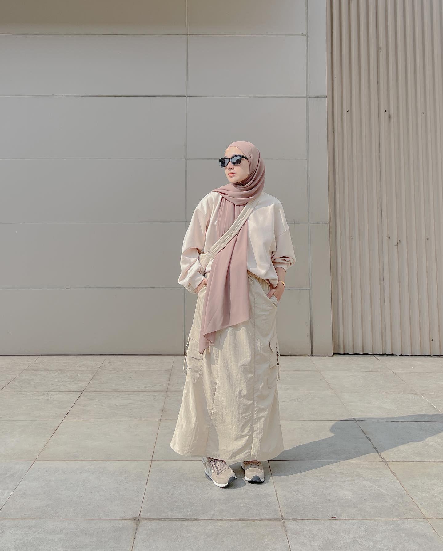 Padu Padan Baju Warna Cream: Cocok dengan Warna Apa Saja?