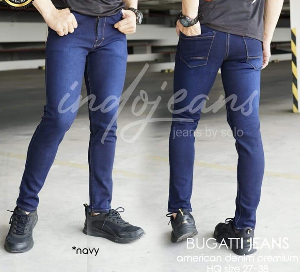 Padukan Jeans Biru Dongker: Pilihan Warna Baju yang Tepat