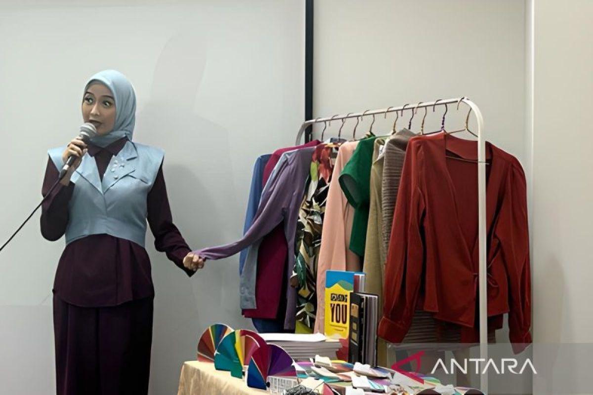 Padu Padan Baju Warna Cream dengan Nuansa Pastel yang Menawan