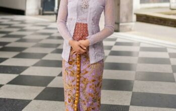 Pilihan Warna Kebaya Ideal untuk Kulit Putih yang Menawan