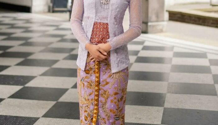 Pilihan Warna Kebaya Ideal untuk Kulit Putih yang Menawan