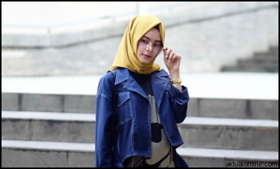 10 Gambar Baju Biru Cocok Dengan Jilbab Warna Apa | JejakPiknik.com