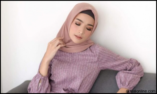 5 Perpaduan Jilbab yang Cocok dengan Baju Warna Lilac