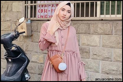 7 Warna Jilbab yang Cocok Dipadukan dengan Gamis Warna...