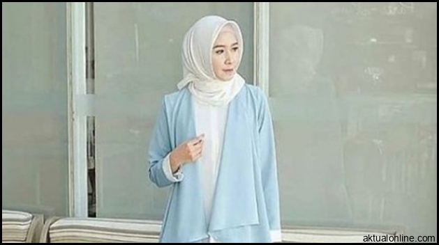 Baju Biru Langit Cocok dengan Jilbab Warna Apa?