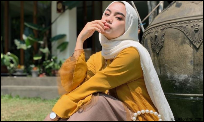 Baju Kuning Cocok Dengan Jilbab Warna Apa? Berikut Kombinasinya ...