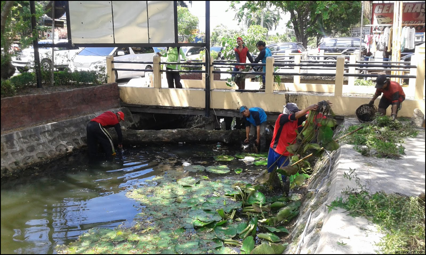 Grup 1. Kegiatan Pemeliharaan Rutin Sungai Guring di Jl. A. Yani ...