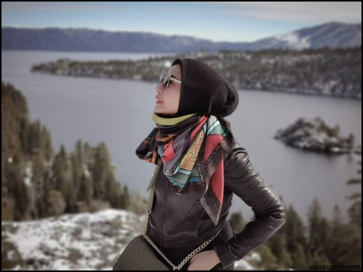 Hijab Nyaman dan Modis Saat Traveling, Nih 4 Inspirasi OOTD ala Zaskia ...