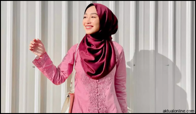 Kebaya Pink Cocok Dengan Jilbab Warna Apa? Lihat Referensi Ini
